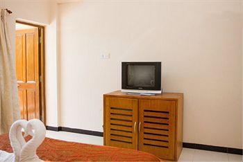 White Orchid Resort Candolim Bagian luar foto